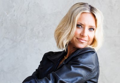  Christine Lakin